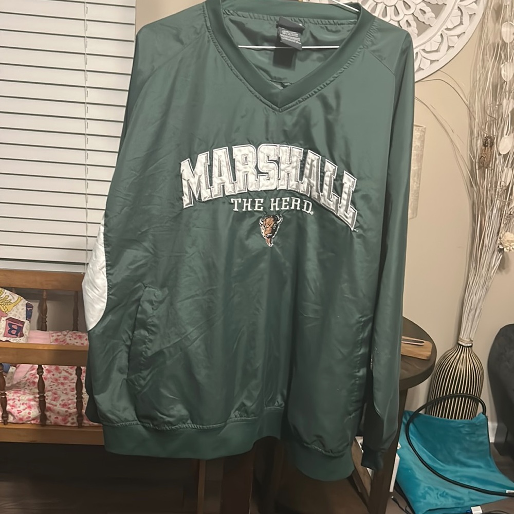 Marshall Thundering Herd Pullover size XL In excellent condition